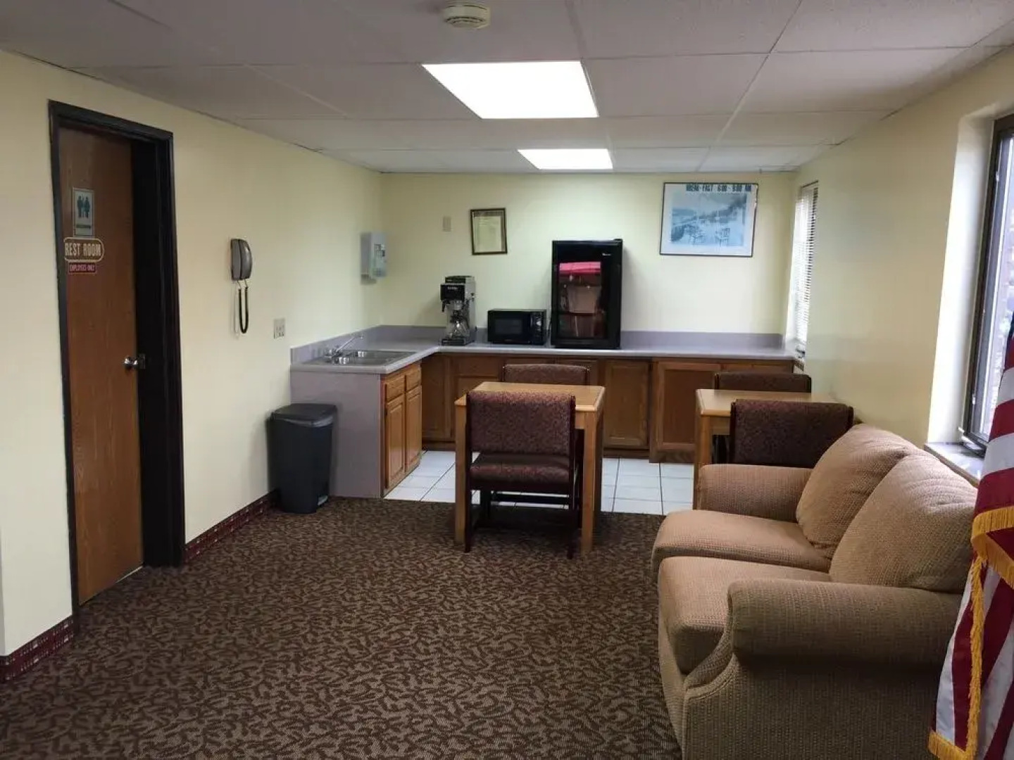 Executive Inn & Suites