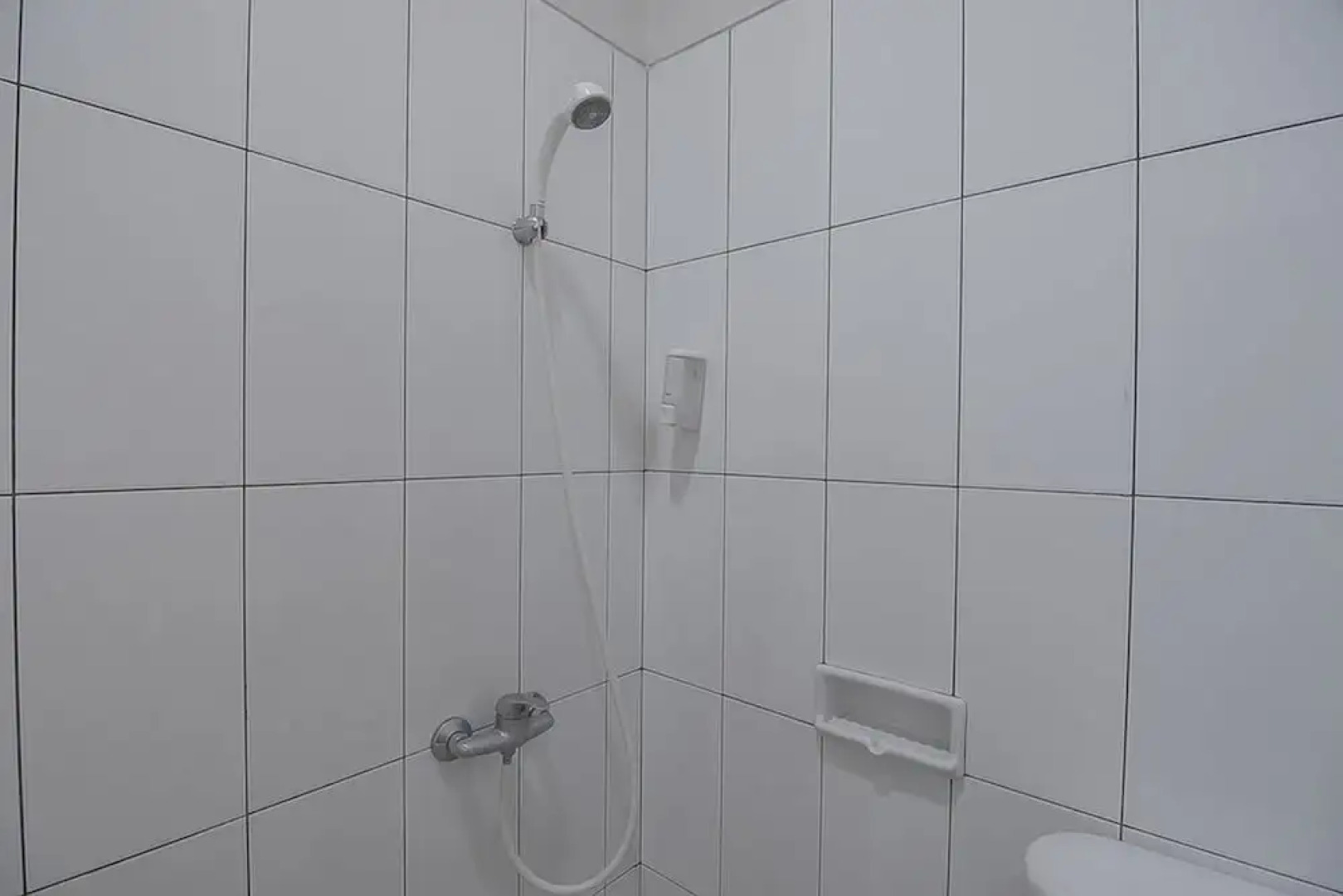 RedDoorz @ Maribaya Street 2