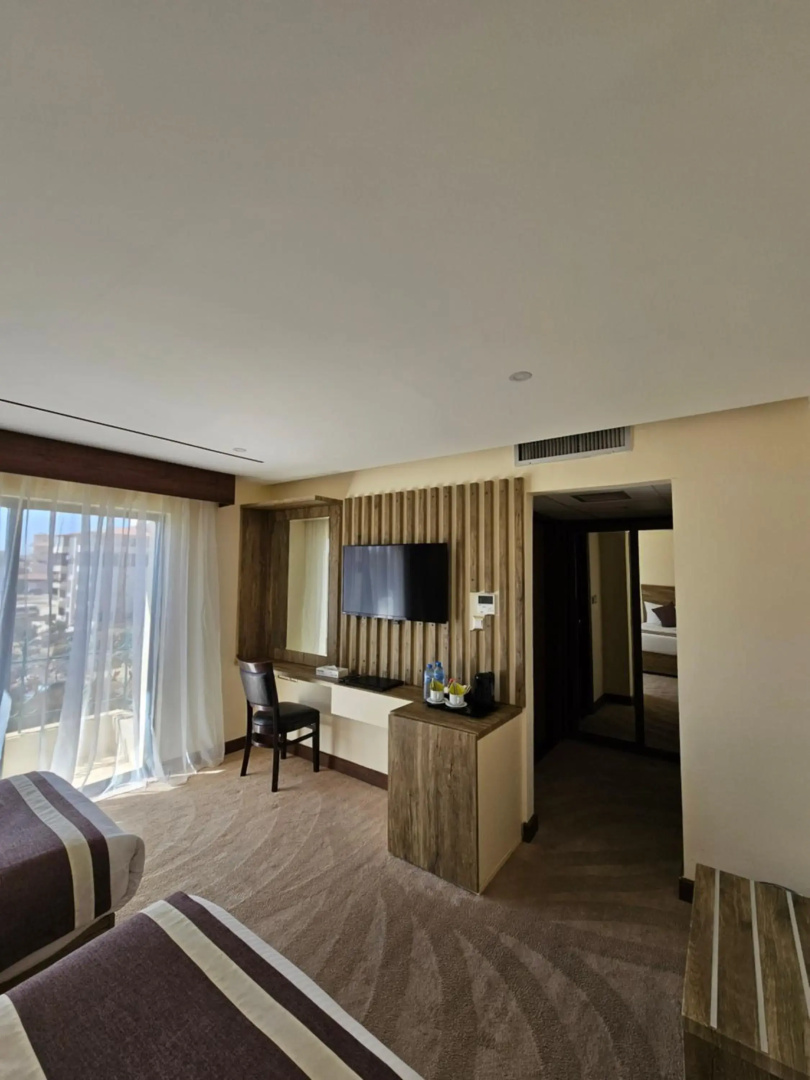 Edom Hotel