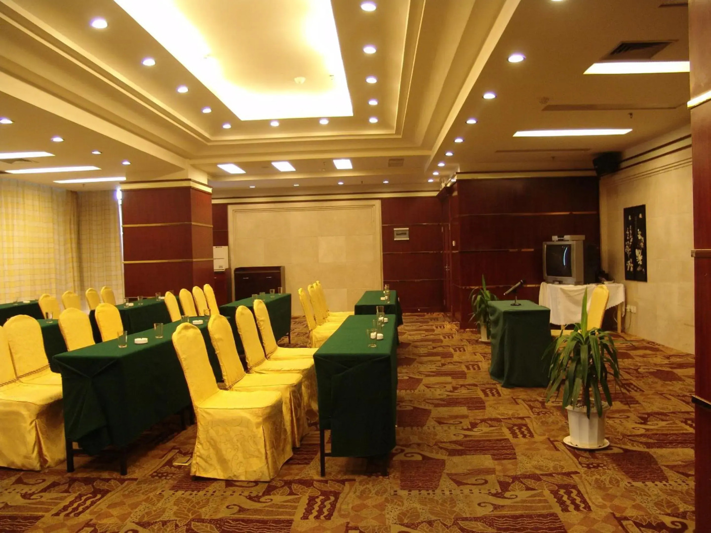 Kunming Golden Spring Hotel