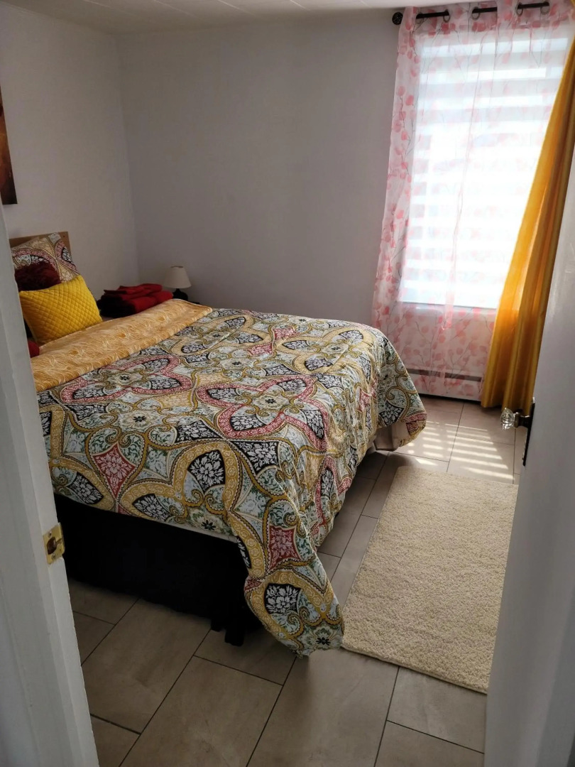 Vibrant apartment in the heart of the town