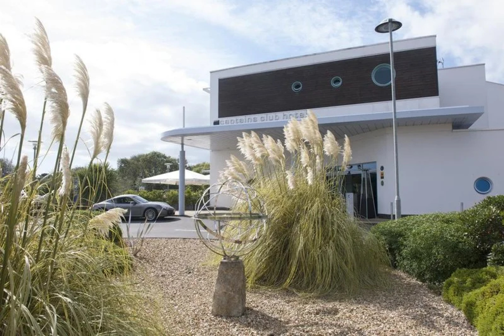 Captains Club Hotel Apartments And Spa