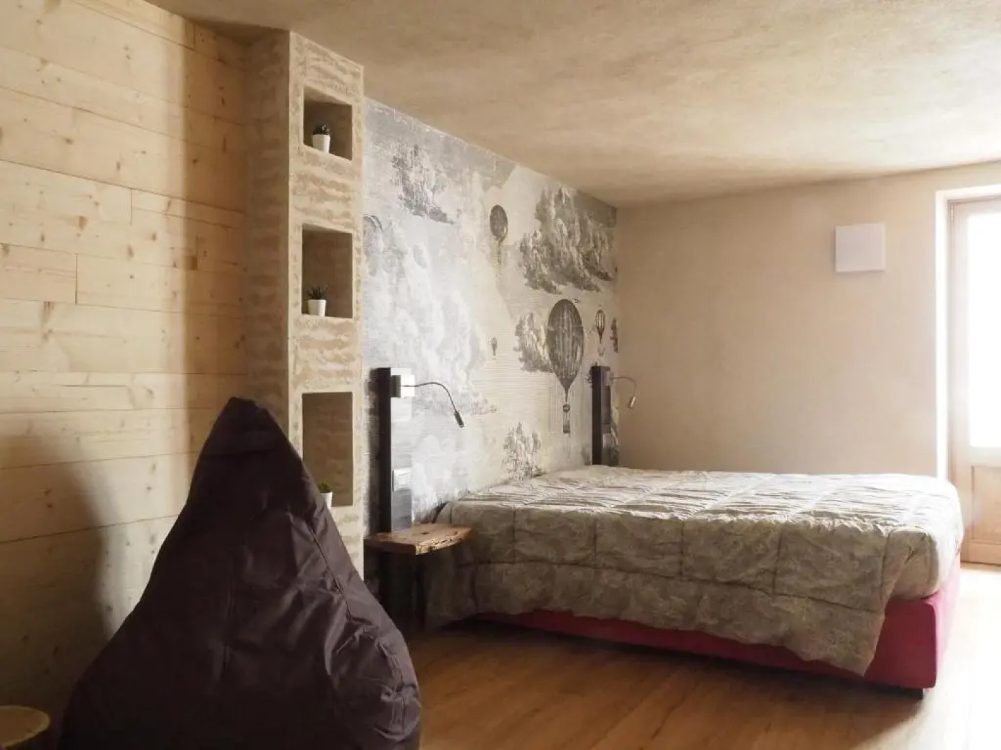 Virasol in Citta, Camera Nuvole (Adults Only)