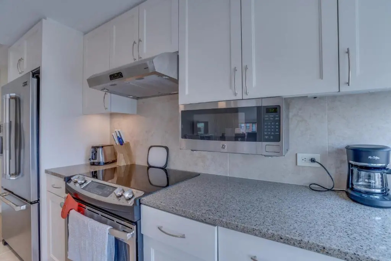 Heaven on Washington Furnished Apartments