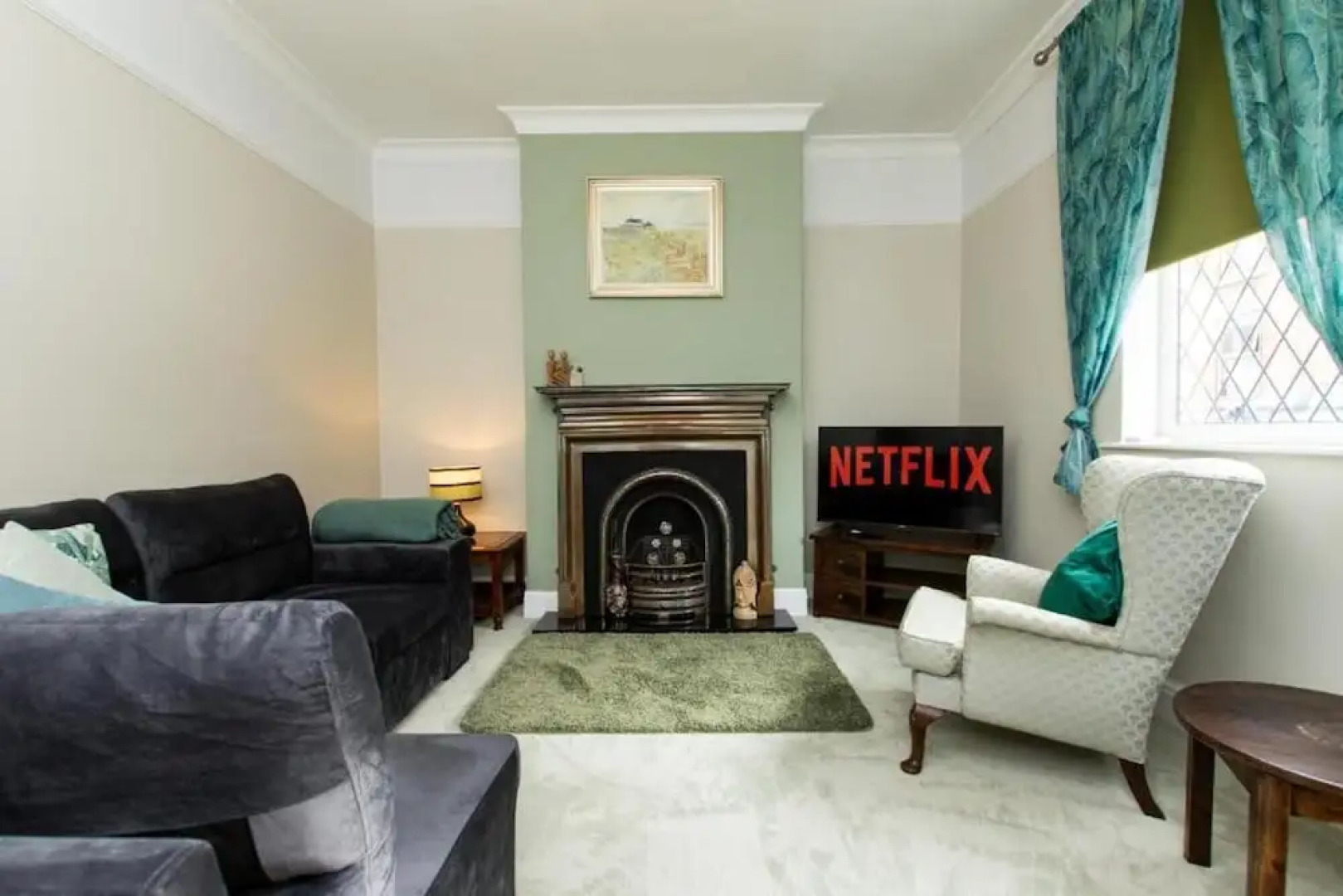 Captivating 2-bed House in Chesterfield