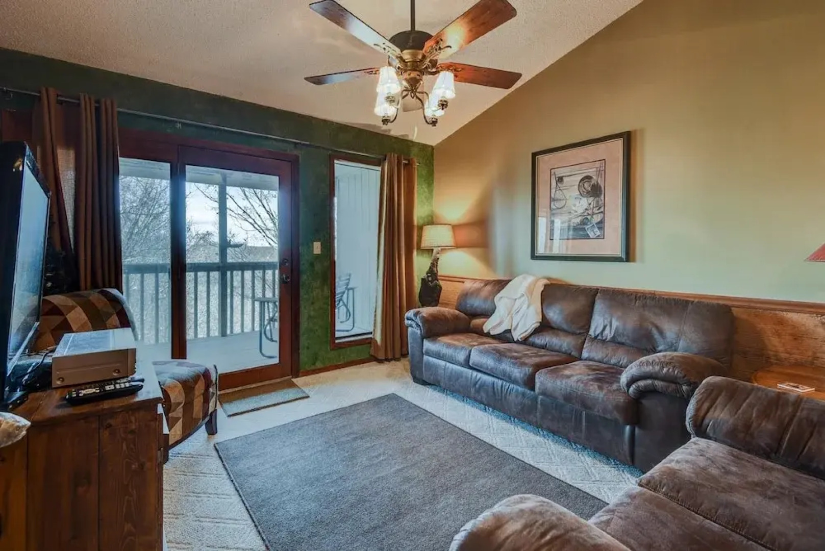 Westcreek Lodge @ Notch-vaulted Ceilings, 2 Pools, Private Lake, 1 Mile to Sdc!