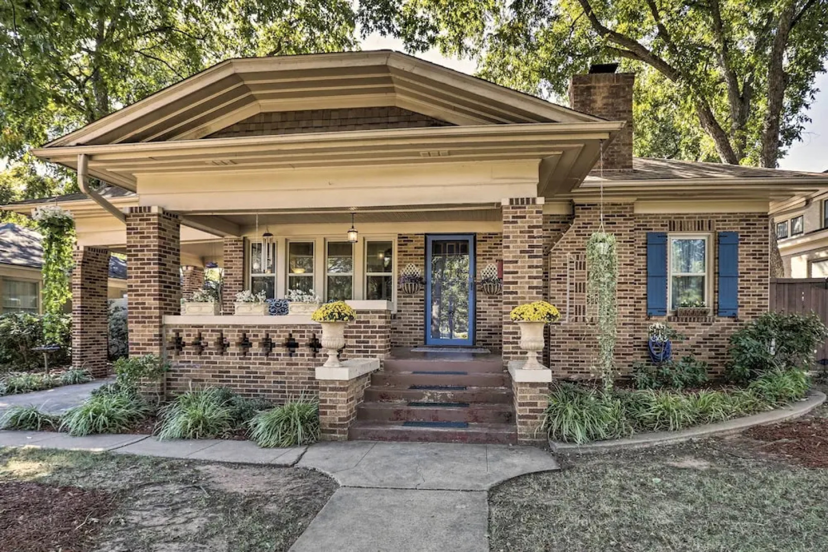 Walk to Midwestern State: Wichita Falls Cottage!