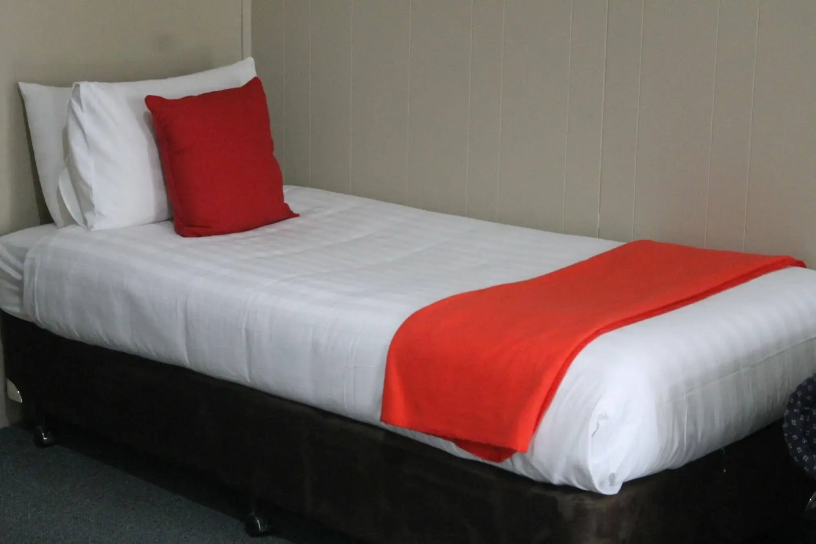 Smerdon Lodge Motel