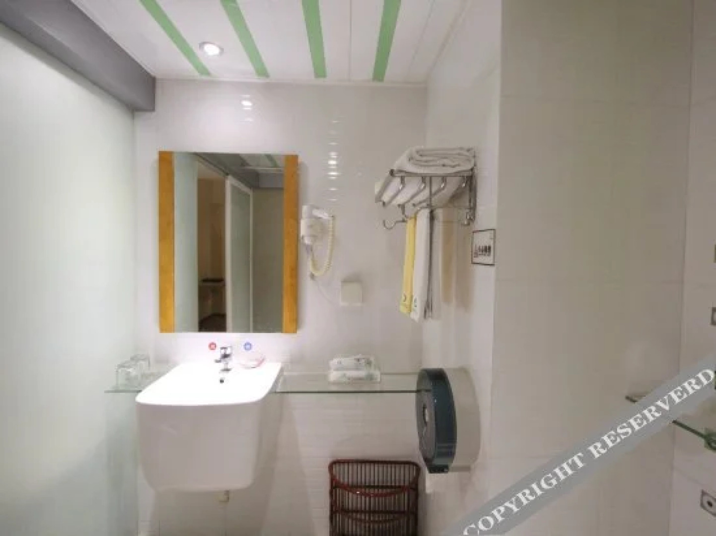 Sunshine Holiday Hotel