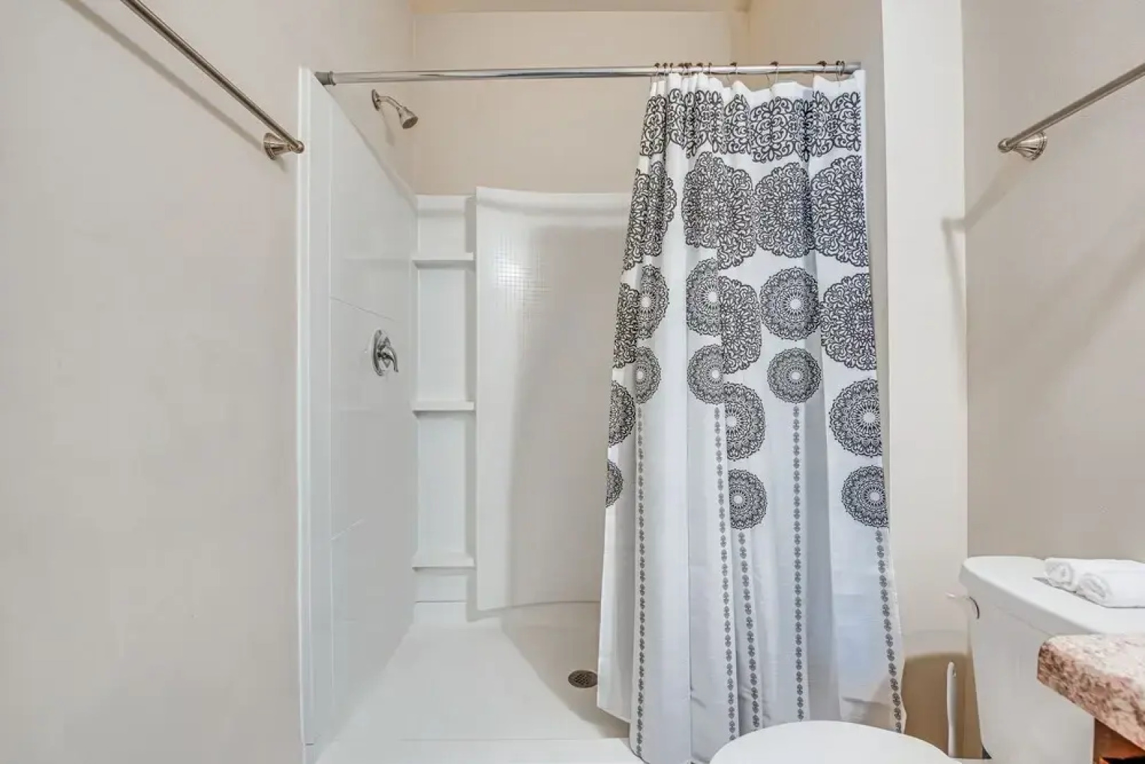 Spacious Atlanta Home w/ Yard & Charcoal Grill!