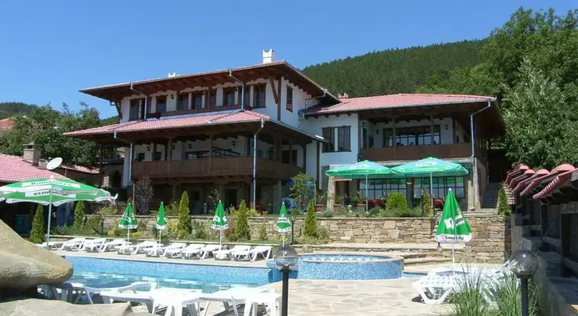 Kostadinovi Kashti Complex