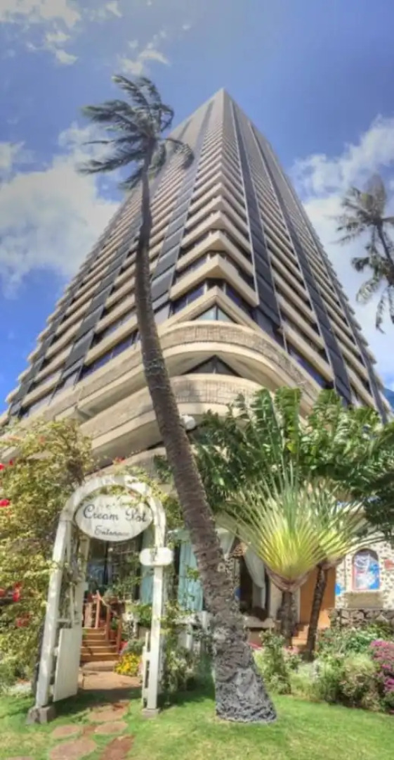 Hawaiian Monarch PH303 Oceanview