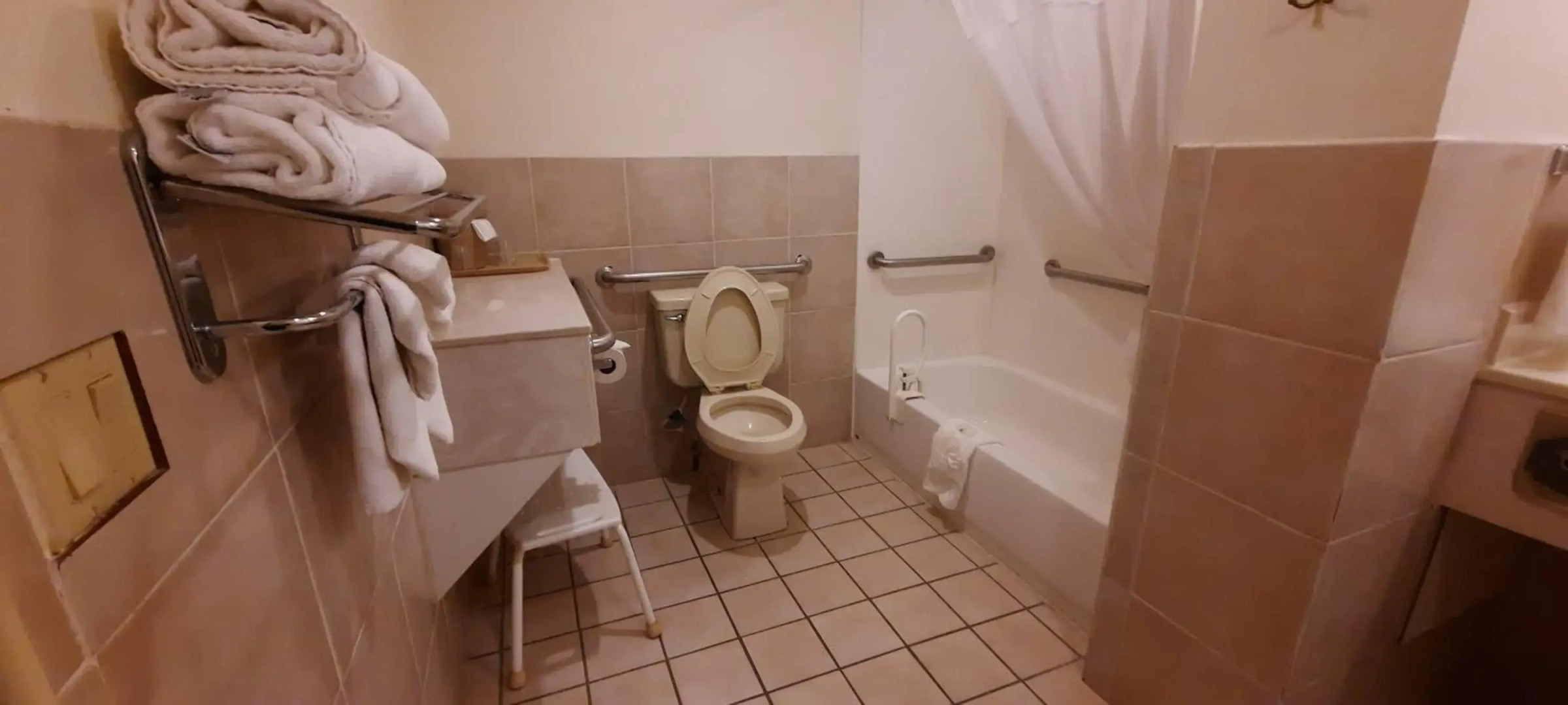 Quality Inn & Suites Grants - I-40