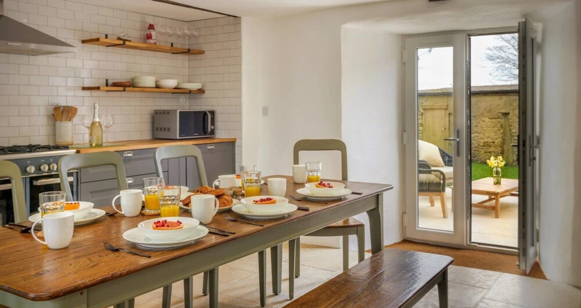 Beautiful Rural Cottage by the Coast