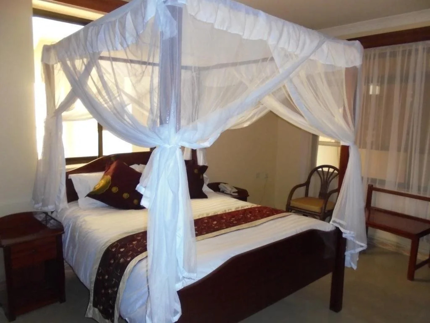 Mahina Paradise Hotel