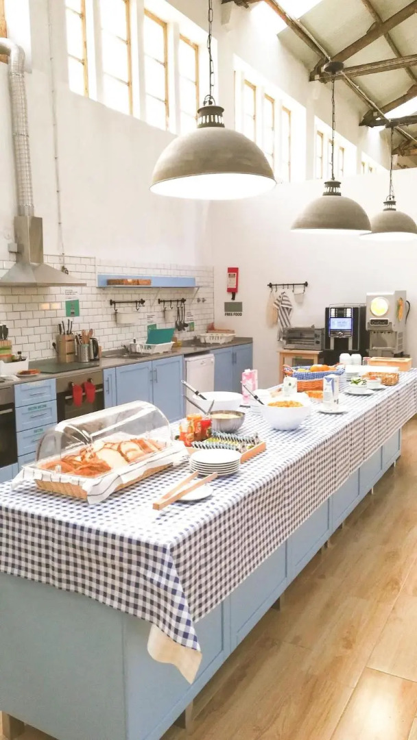 AKTION Peniche Hostel & Apartments