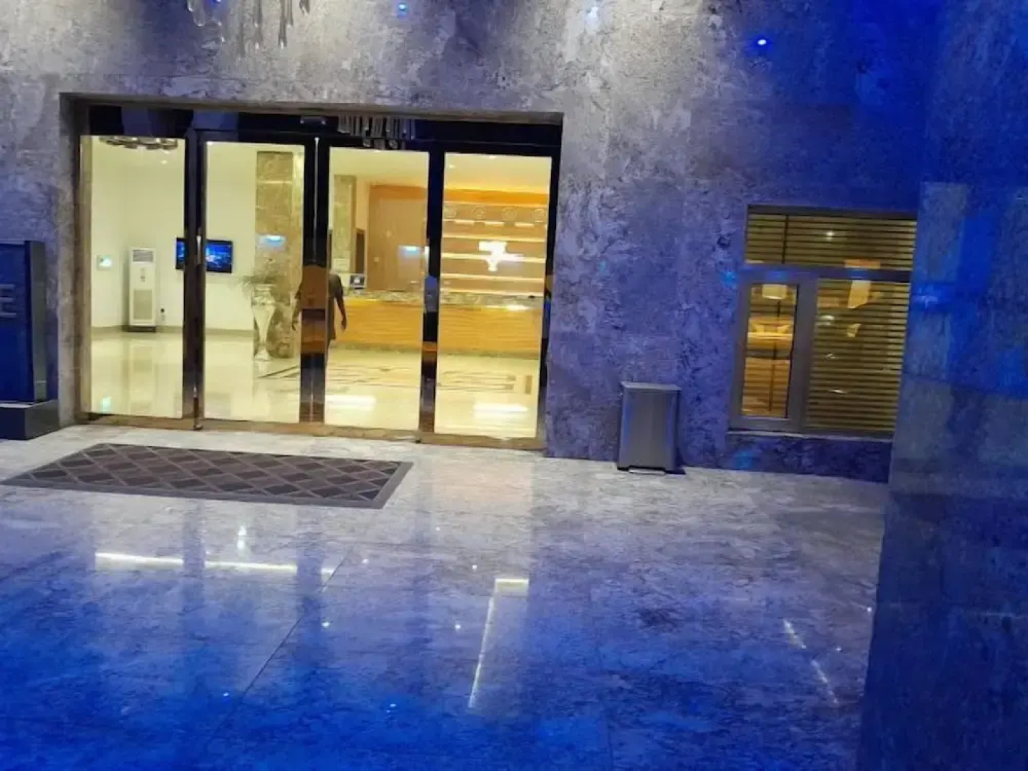 Maxbe Continental Hotel