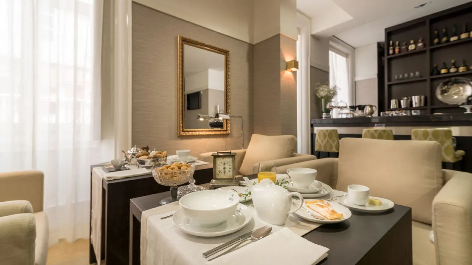 Universal Boutique Hotel