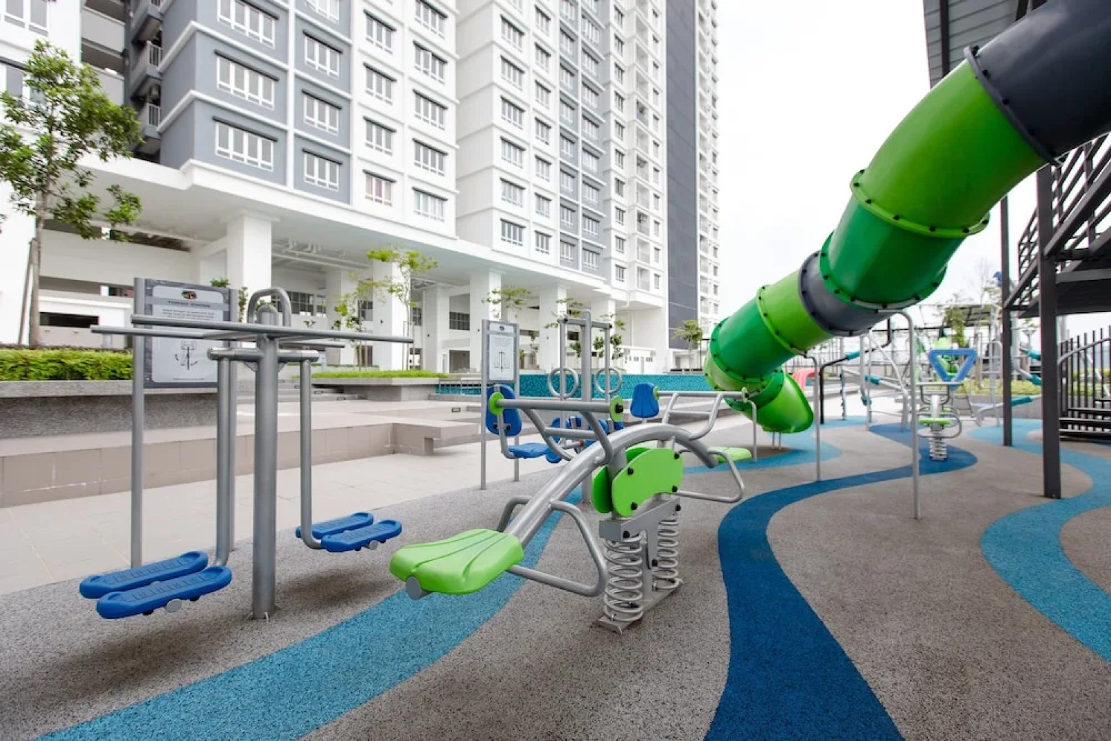 Rex Ollie The Edge Residence