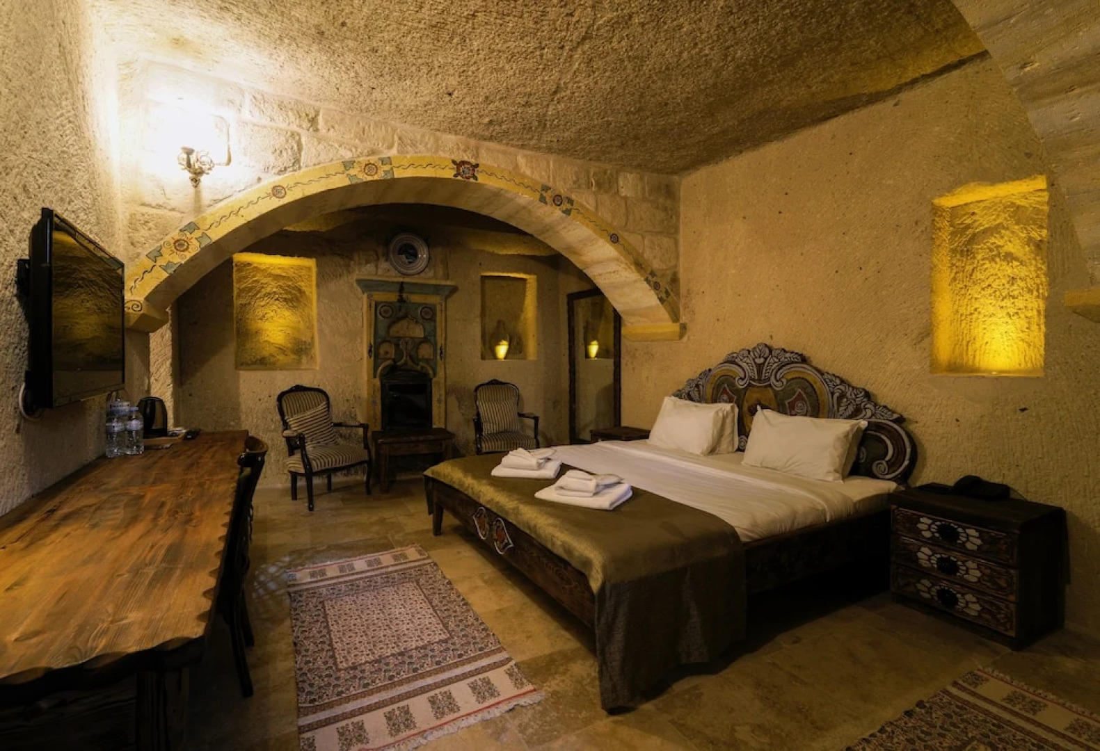 Capp Royal Cave Hotel