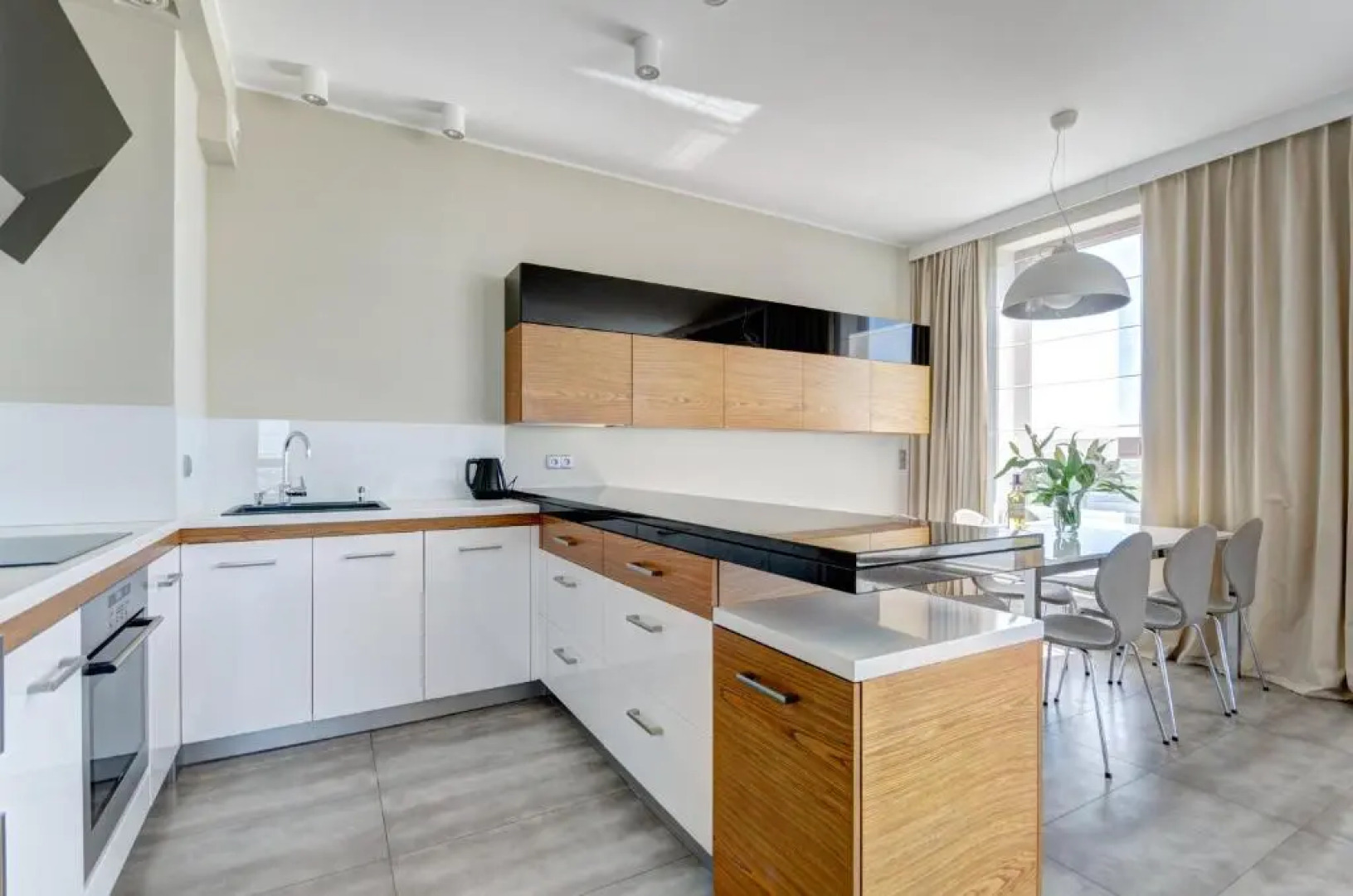 Luxury Voyager Sea Towers