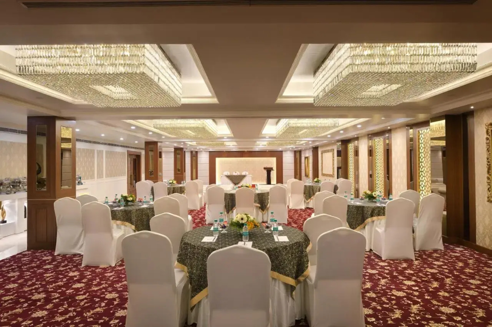 10 Park Street Hotel & Banquets