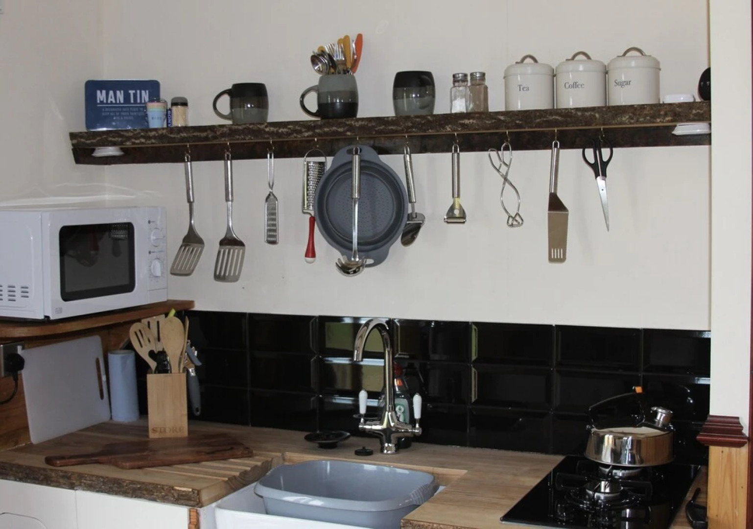 Easter Airfields off Grid Shepherds hut