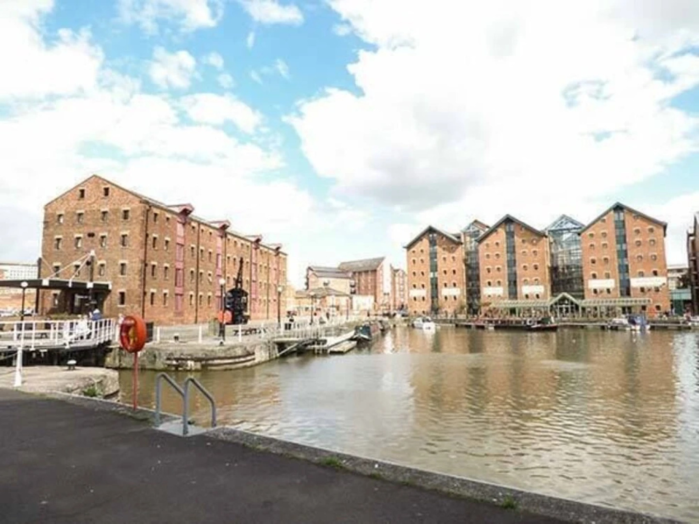 Little Cowarne Court