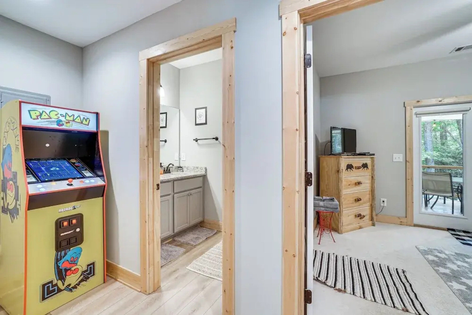 Hot Tub & EV Charger: Helen Getaway w/ Views!