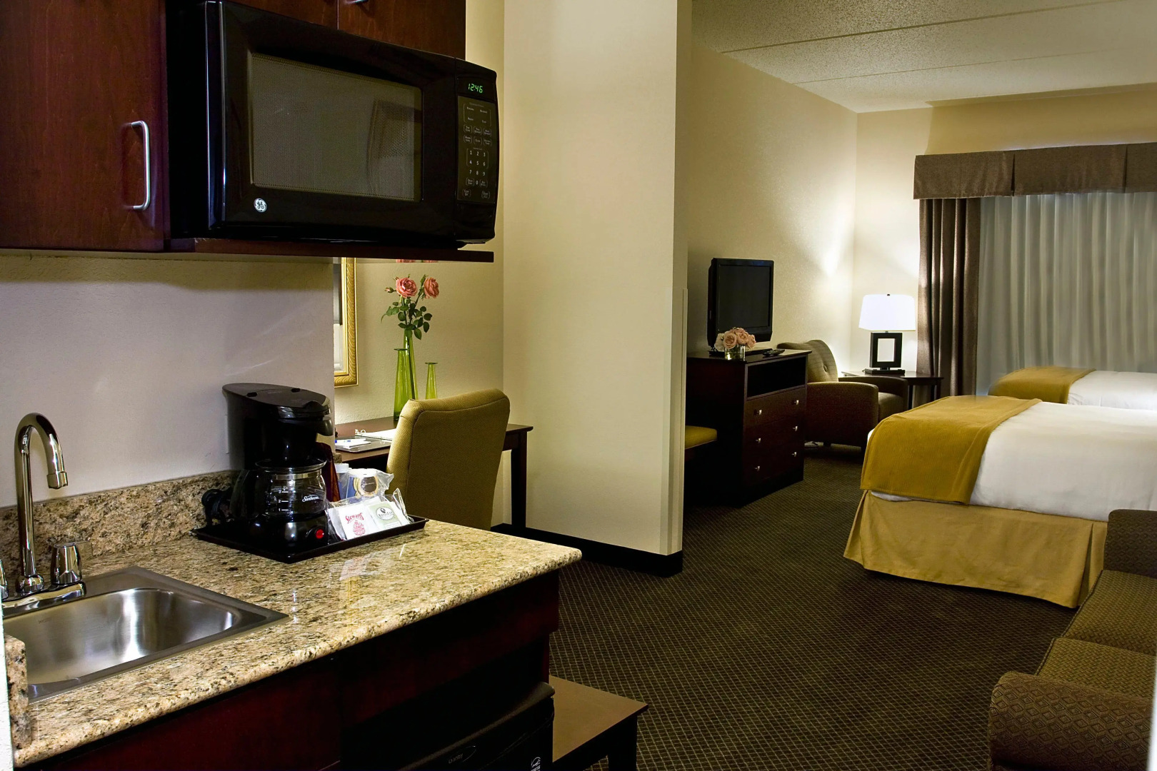 Holiday Inn Express & Suites Chicago West - O'Hare Arpt Area by IHG