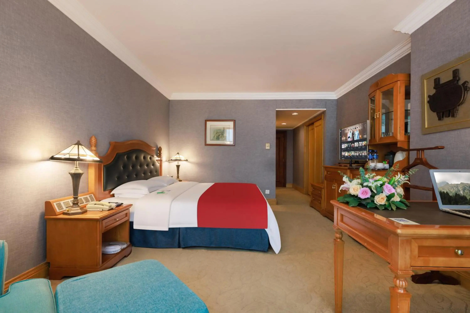 Grand Noble Hotel