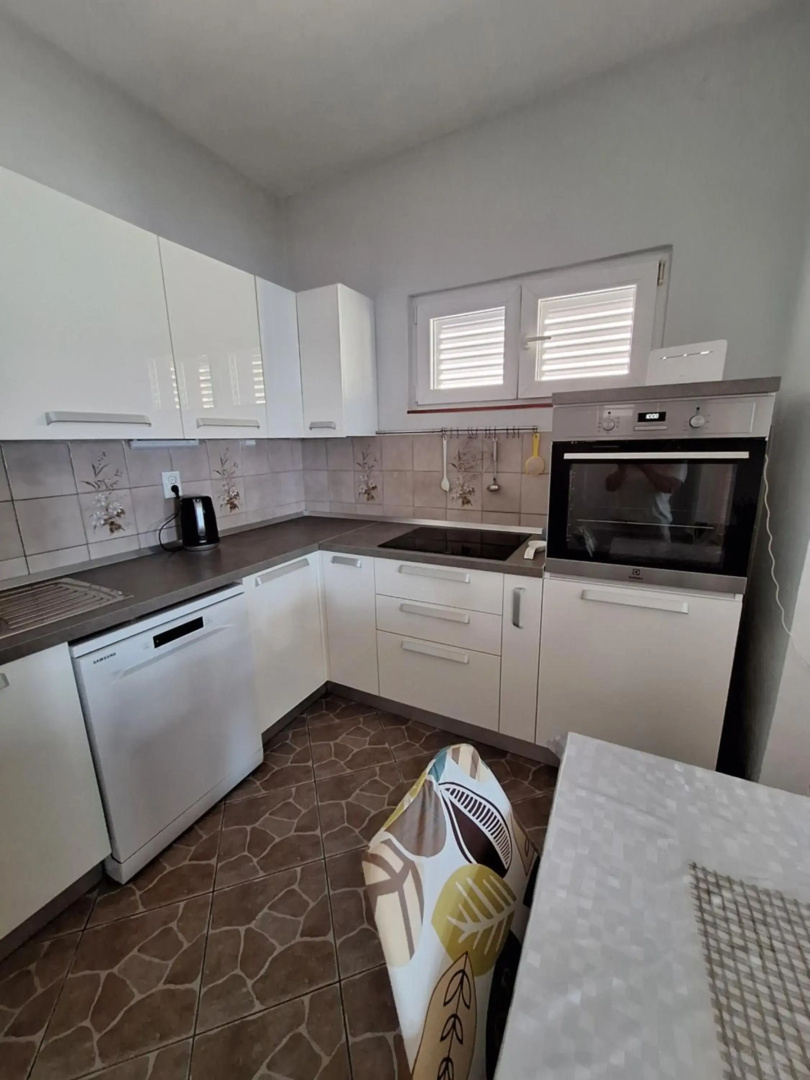 Villa Vesna, 70m from beach