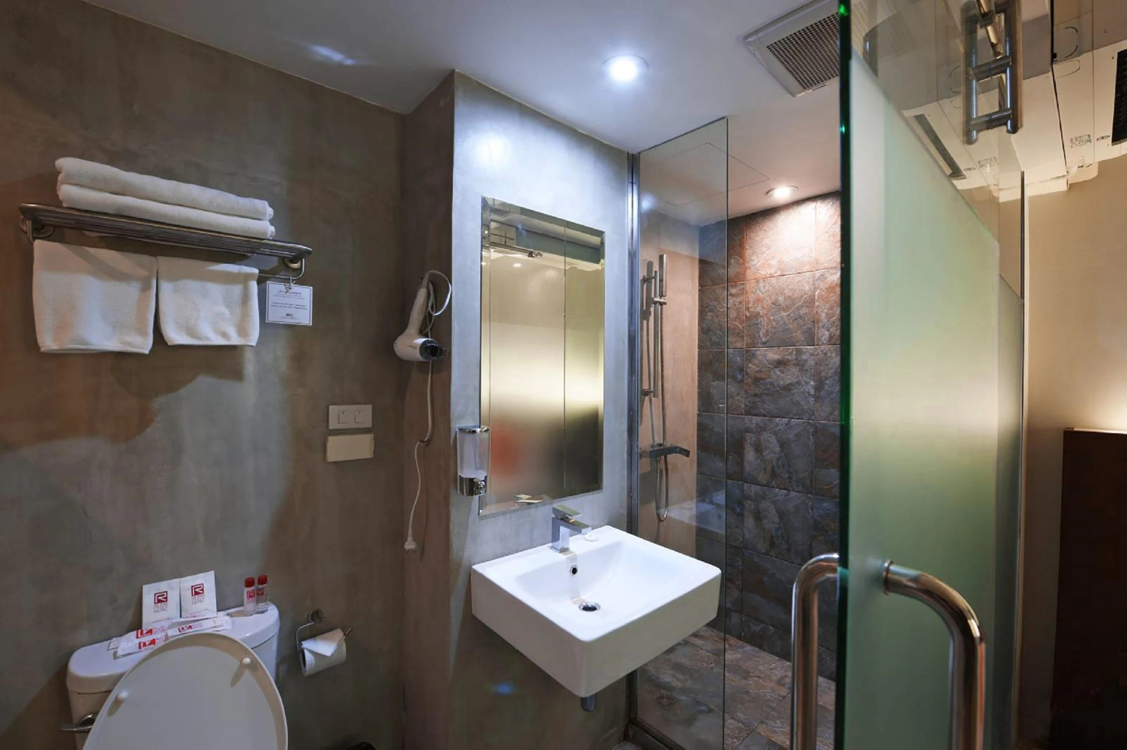 Ruamchitt Plaza Hotel