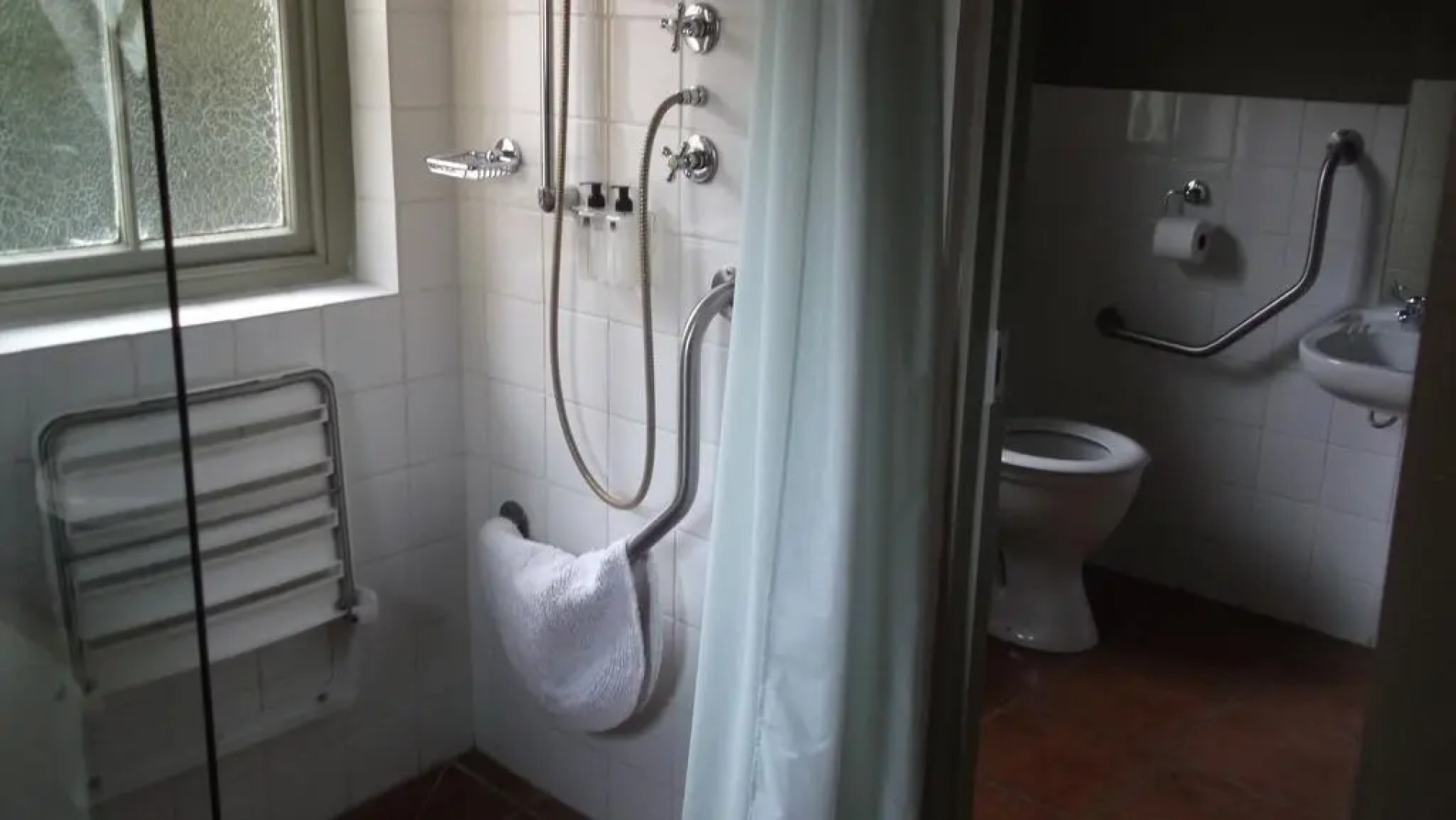 Housemartin Guest Lodge