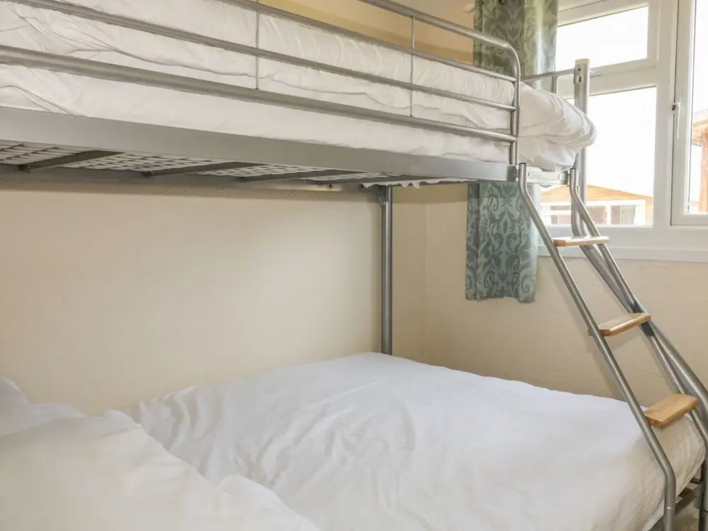 Chalet H11