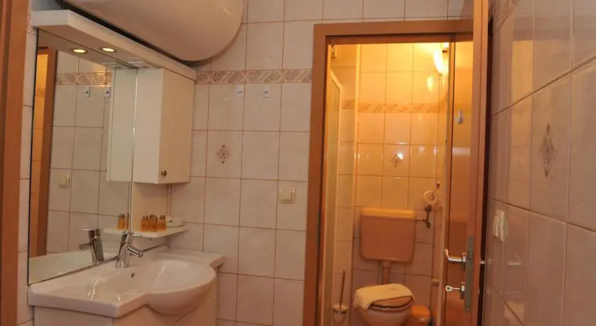 Apartment Lara Tour As