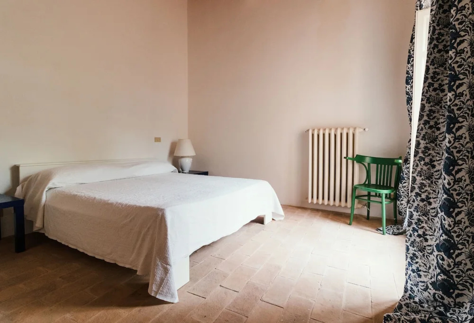 Donkeys and Roses La Casa delle Querce