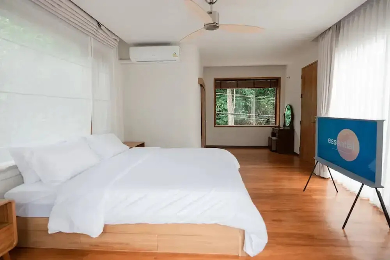 Taryn Tara Cafe And Stay