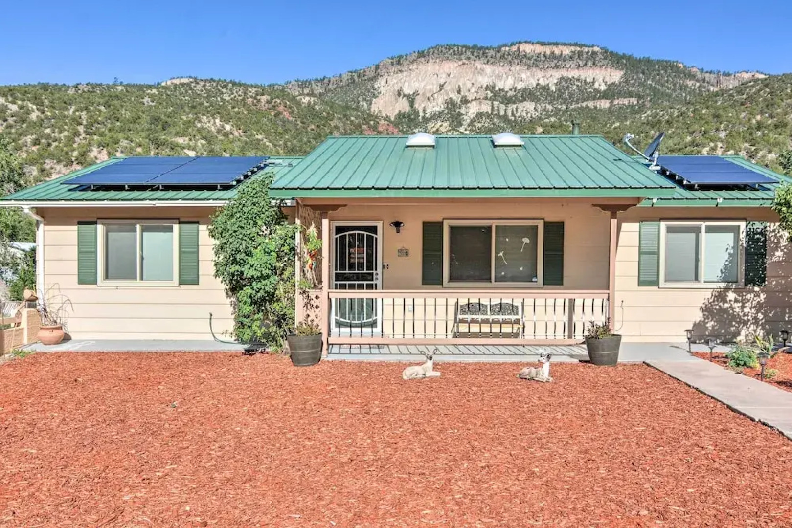 Mom's Place in Jemez - 1 Mi to Hot Spring