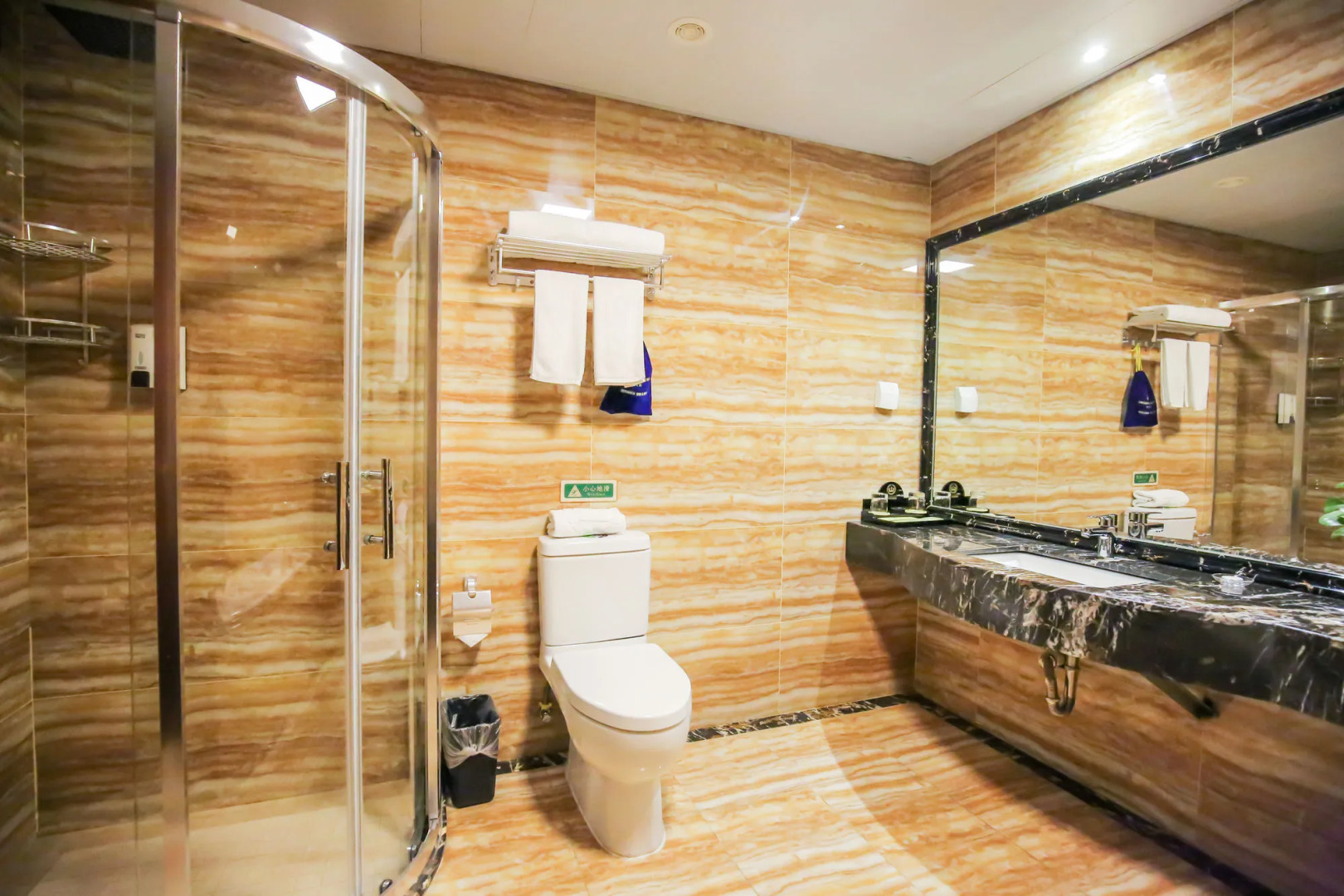 New Knight Royal Hotel Airport and International Resort