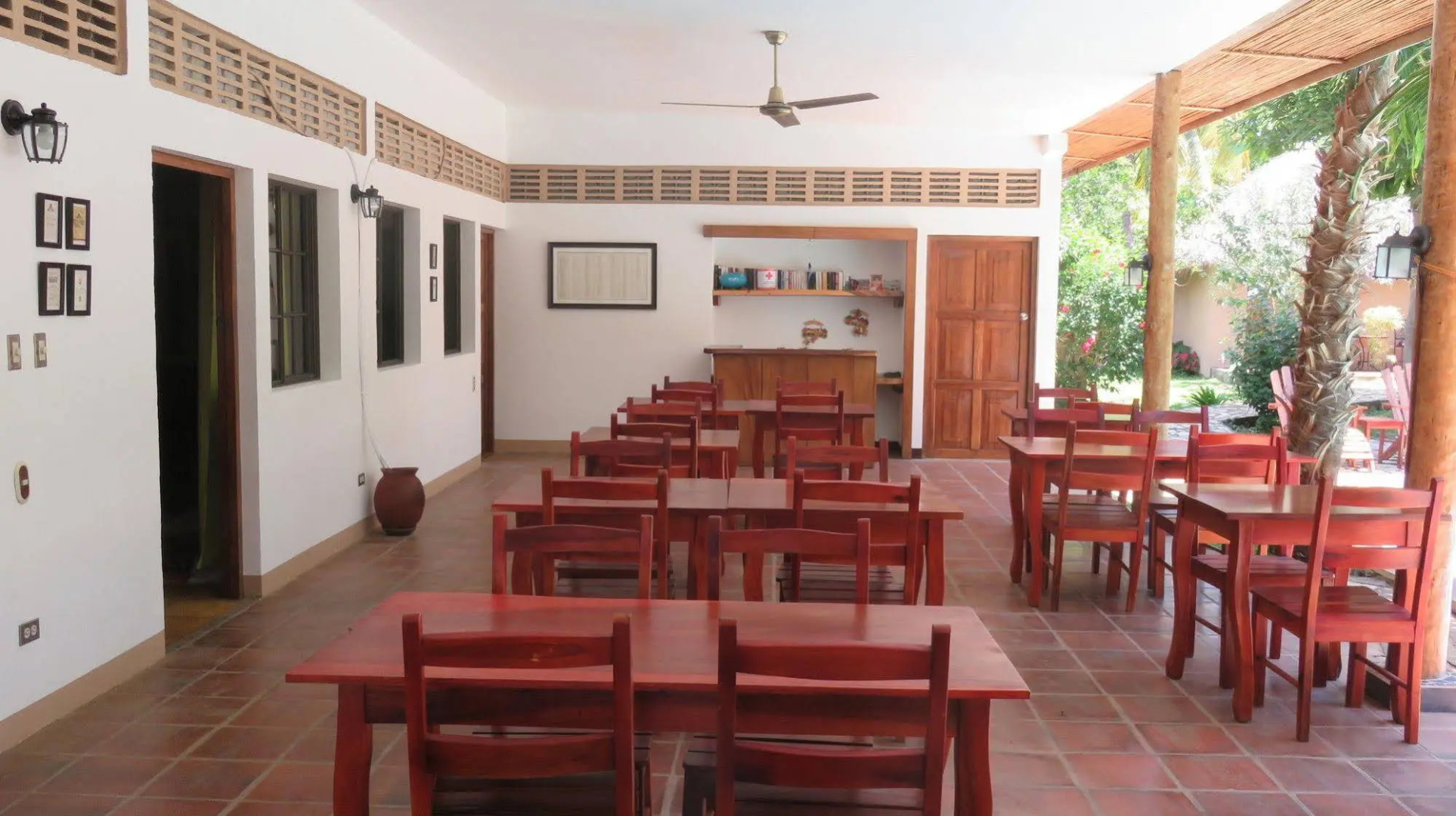Hotel Mariposa