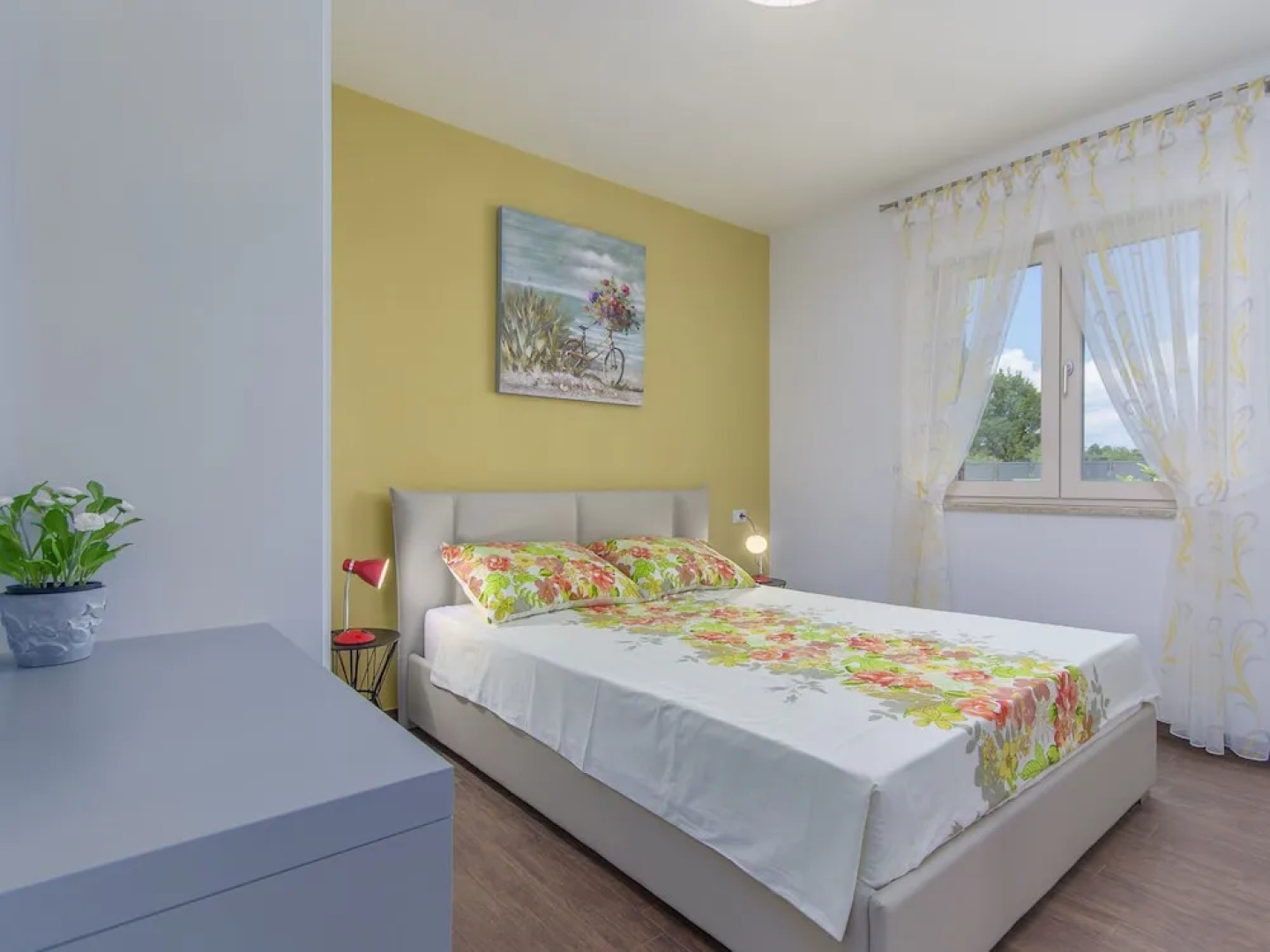 Modern House With Pool and Beautiful Landscaped Environment in a Quiet Location