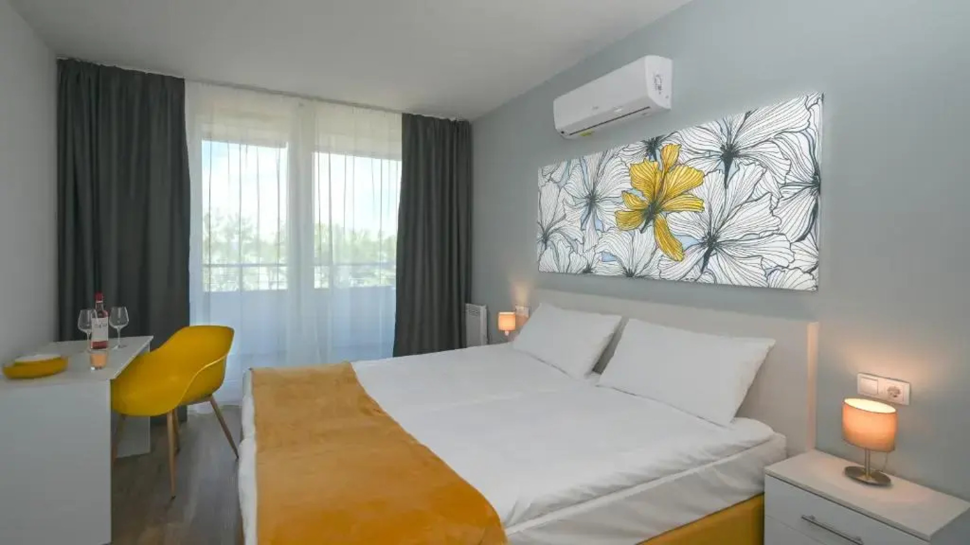 Lelle Hotel