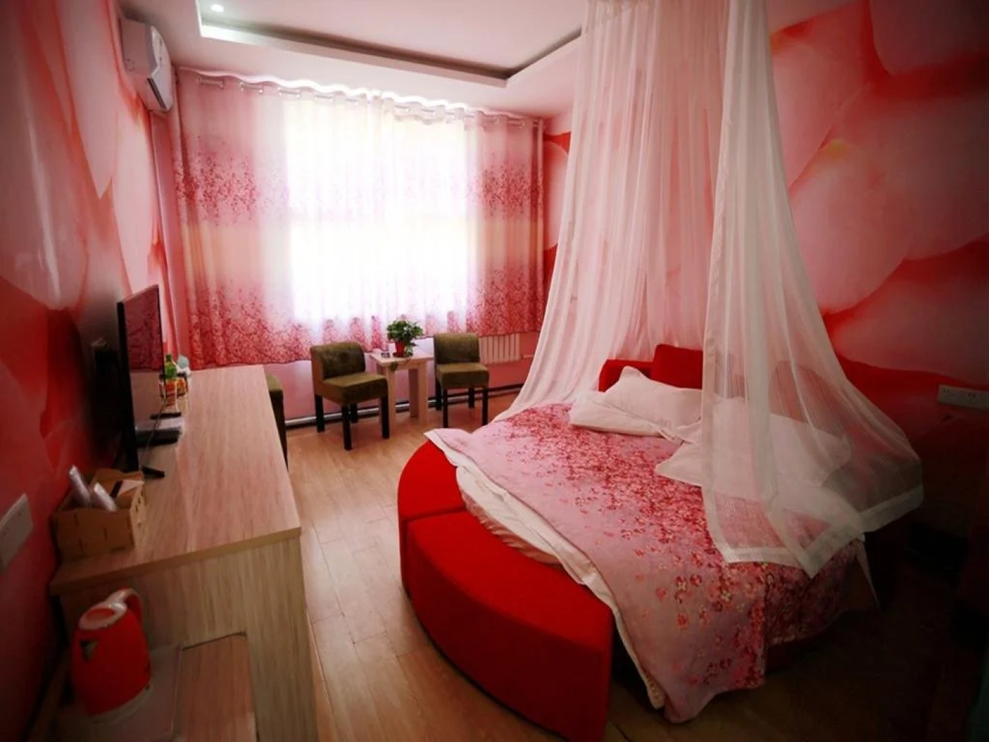 Jiayuguan City Hard Rock Hotel art theme