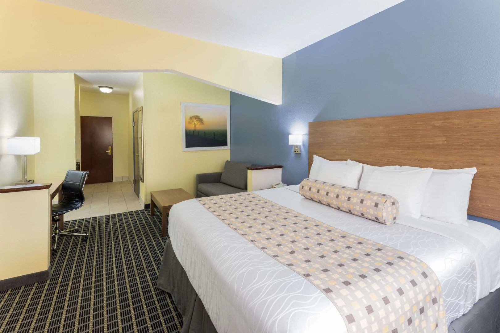 Days Inn & Suites by Wyndham Union City