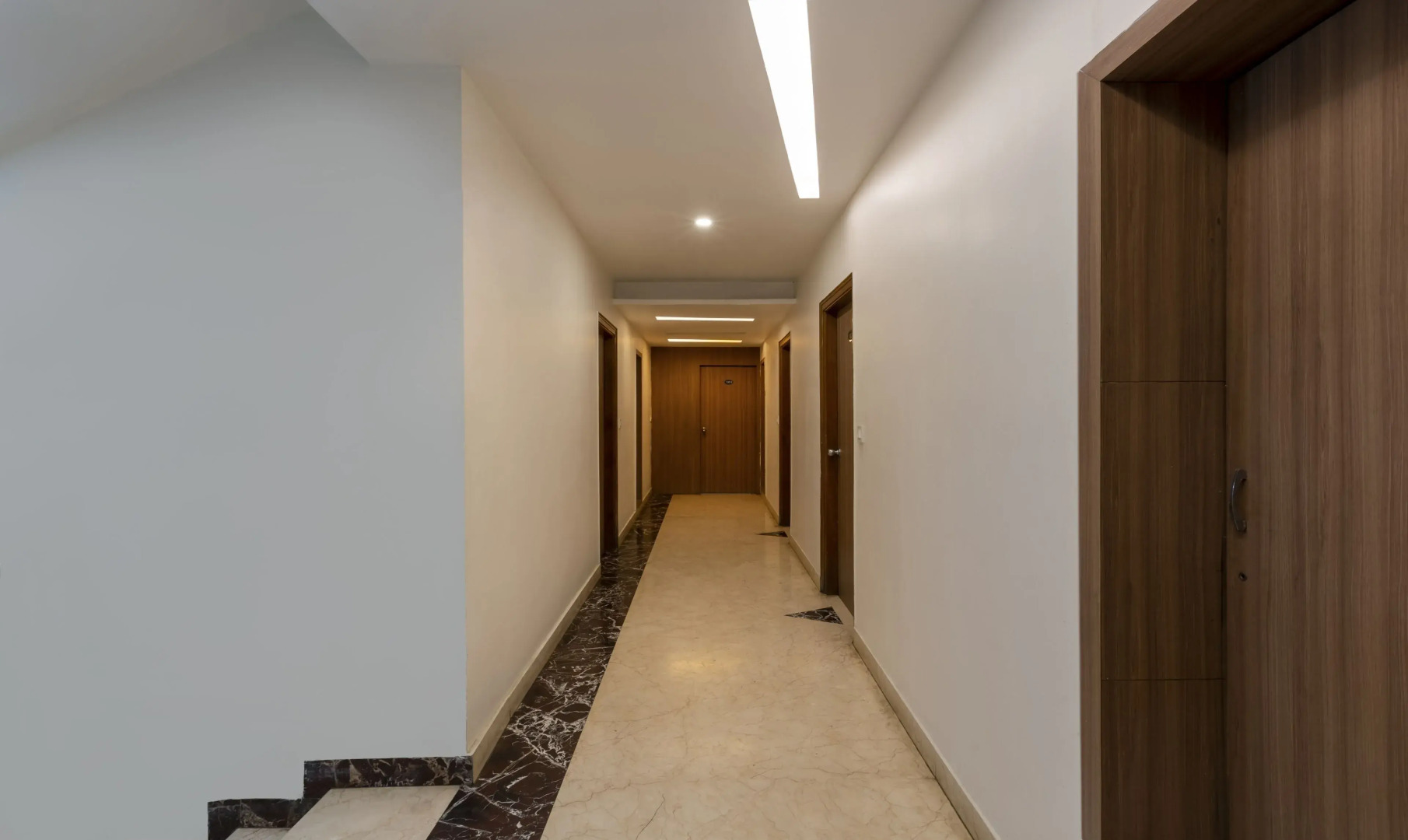 Itsy Hotels Hiland Suites