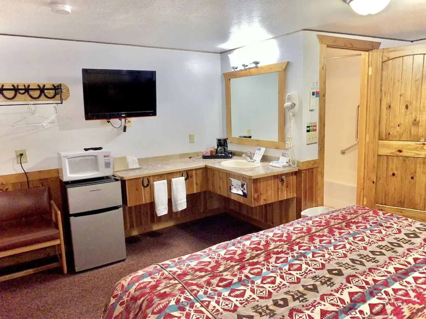 Livingston Inn - Historic