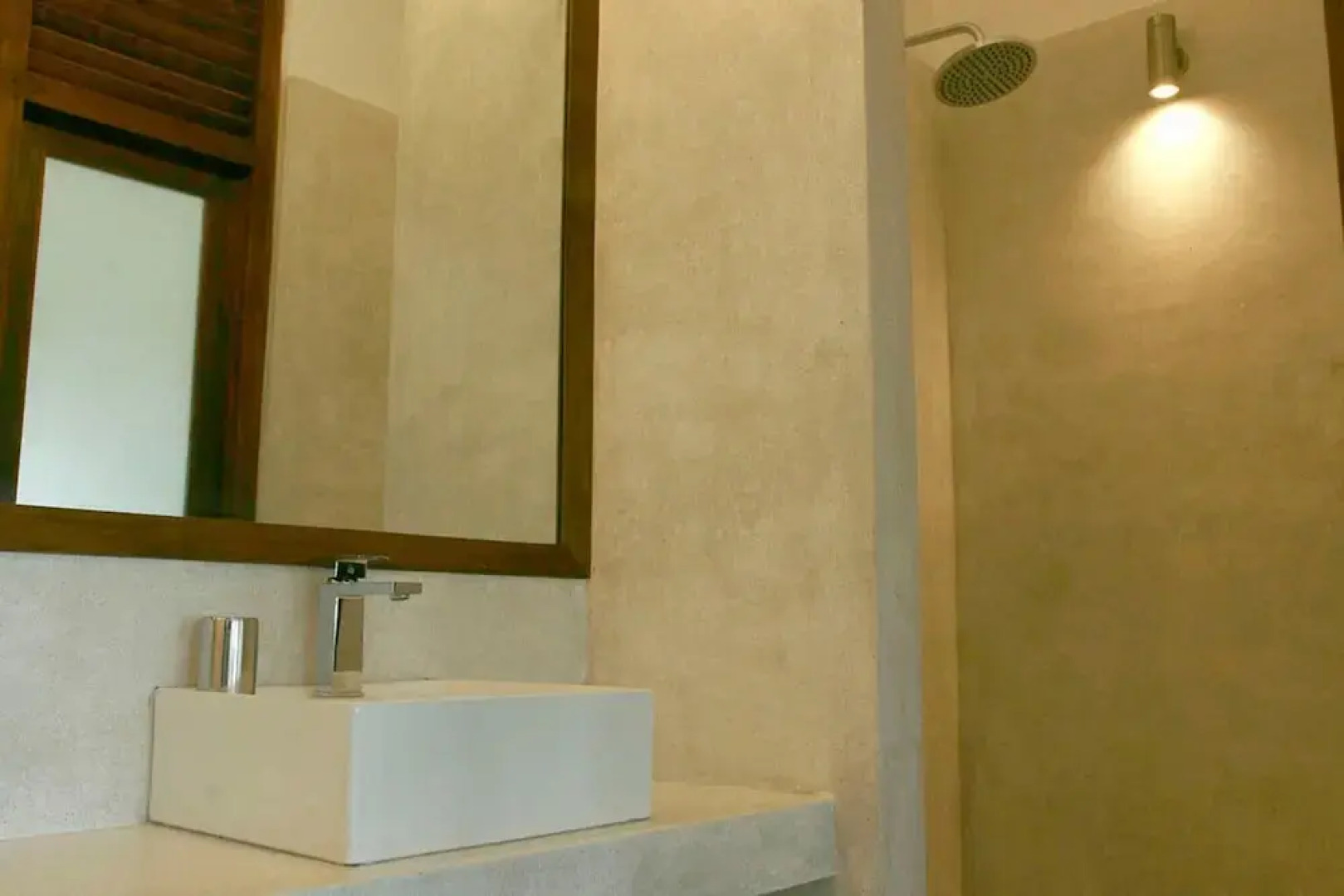 Elevated Villa Overlooking Tranquil Koggala Lake