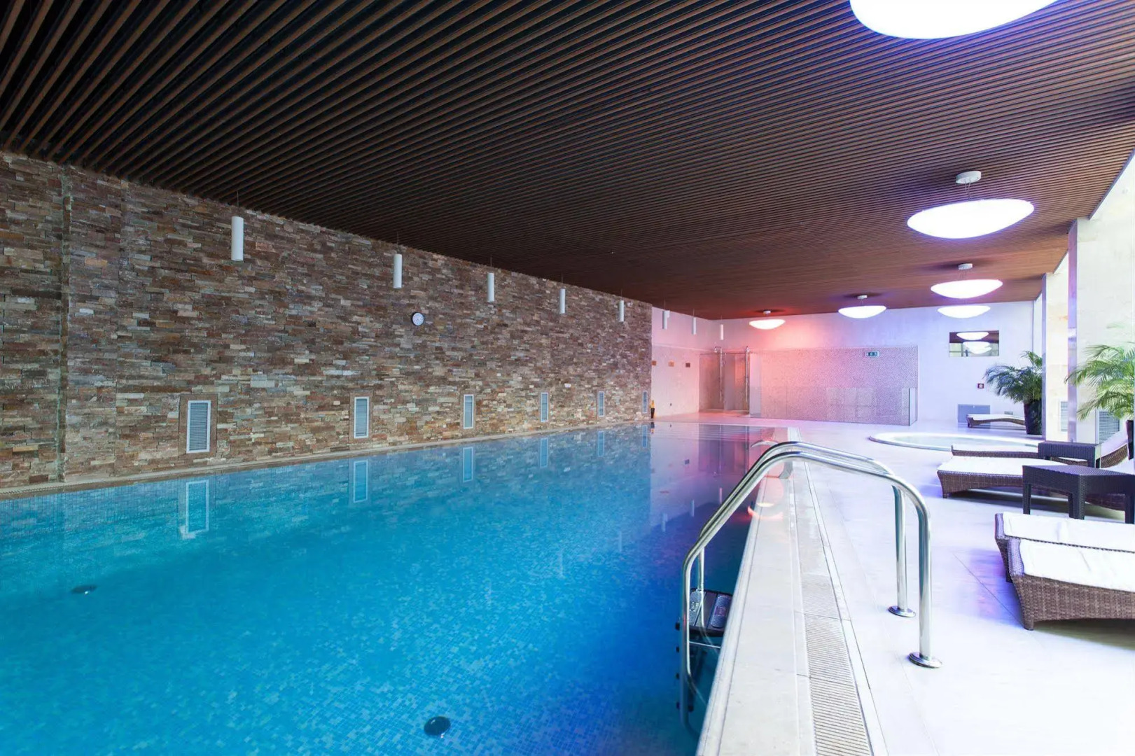 Metropolis Hotel