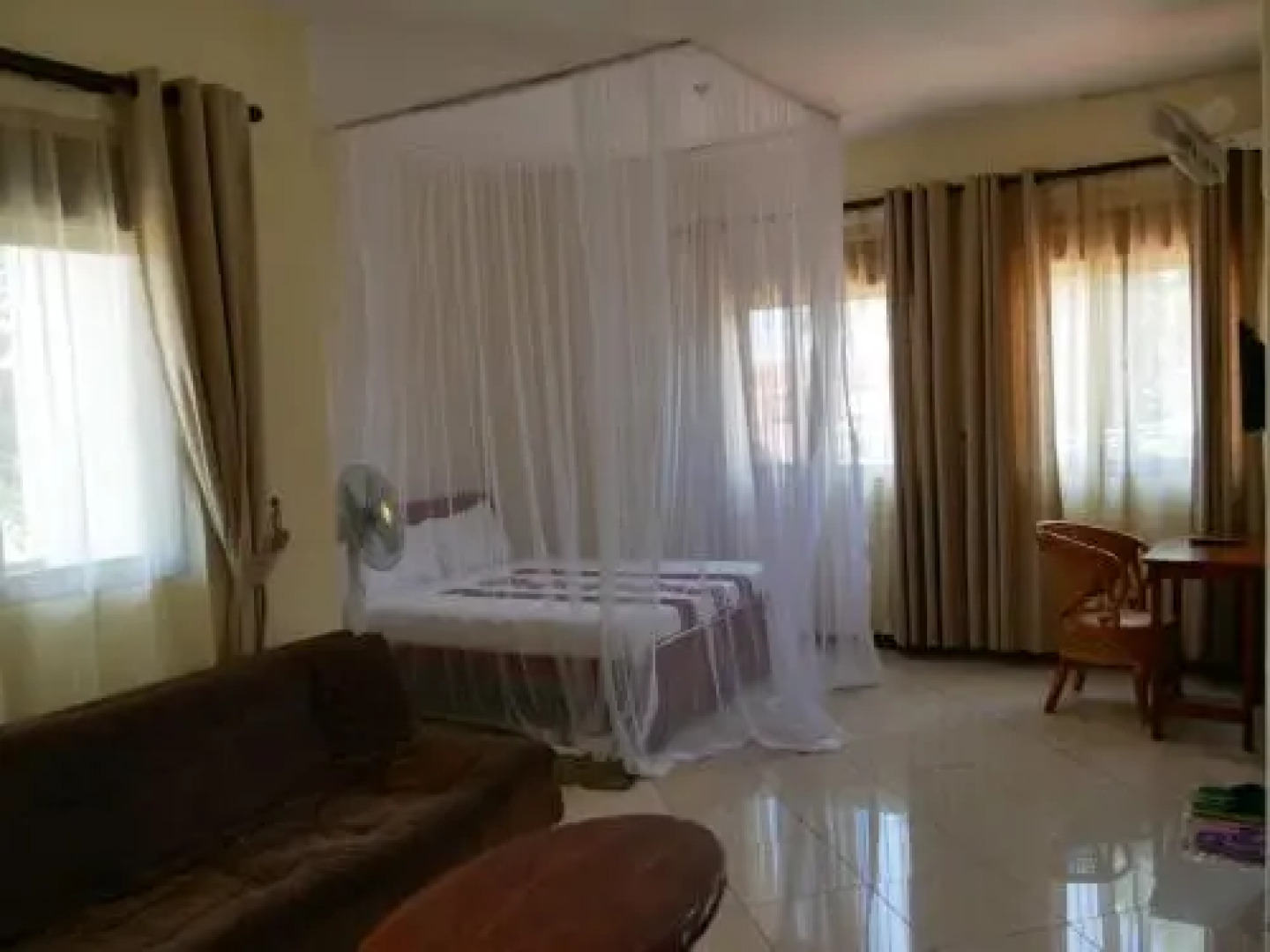 Petit Saigon Beach Hotel